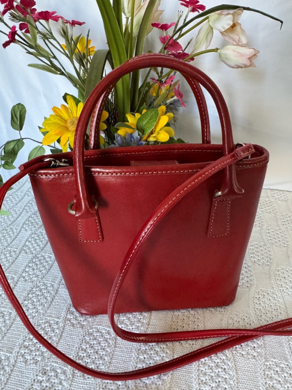 Fossil EUC VINTAGE red leather top handle crossbody removal strap